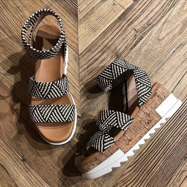 Women's thick-soled hemp rope straw sandals - Image 3