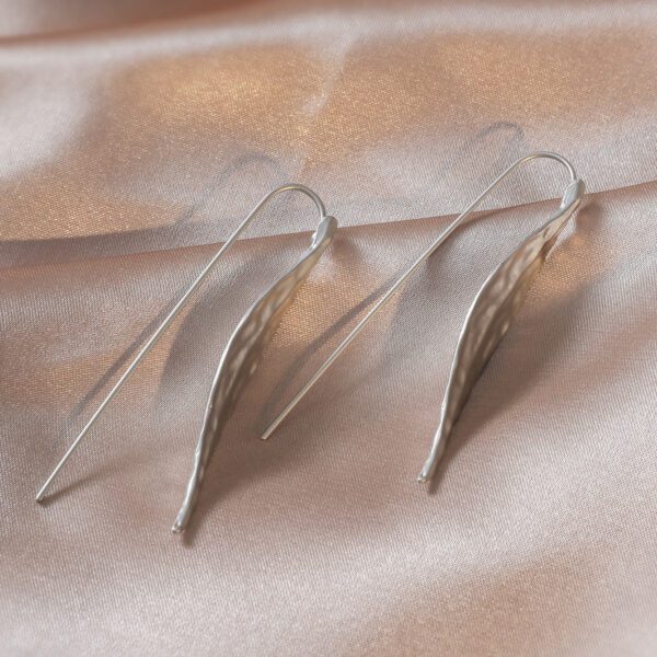 Fashion Temperamental Minority Irregular Leaf-shaped Earring Asian Gold Earrings - Image 3
