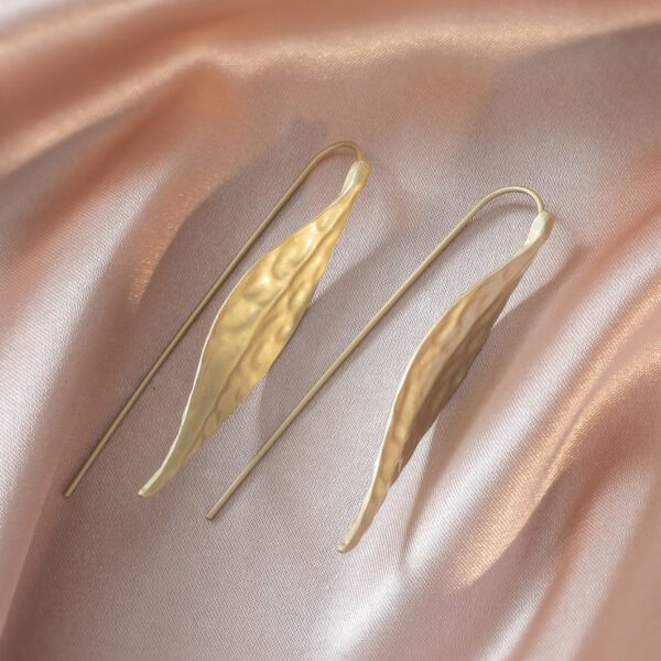 Fashion Temperamental Minority Irregular Leaf-shaped Earring Asian Gold Earrings - Image 2