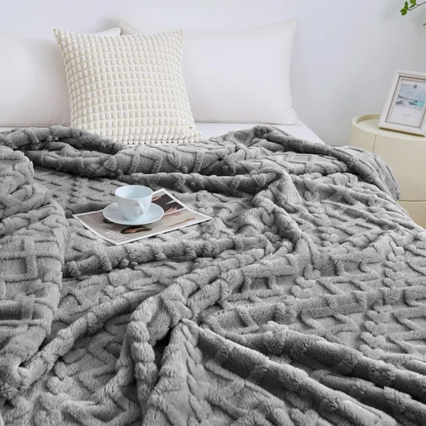 Lightweight Breathable Blanket For Hot Sleepers, Luxury Bedding, Sofa, Bench,