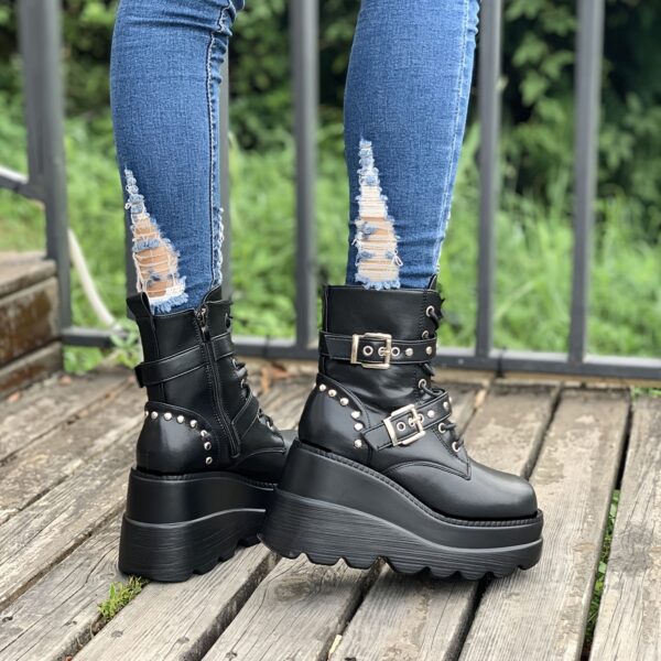 Women'S Solid Color Chelsea Booties