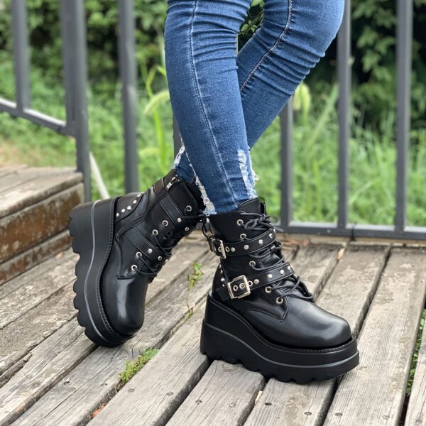 Women'S Solid Color Chelsea Booties