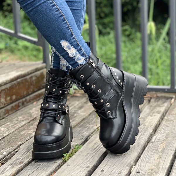 Women'S Solid Color Chelsea Booties