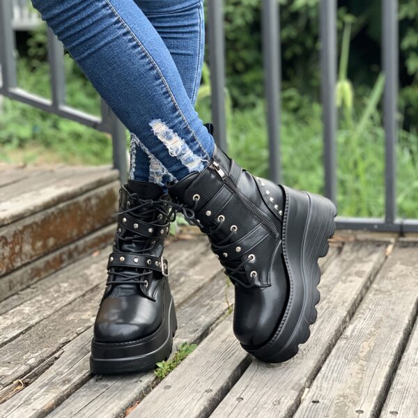 Women'S Solid Color Chelsea Booties
