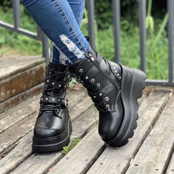 Women'S Solid Color Chelsea Booties